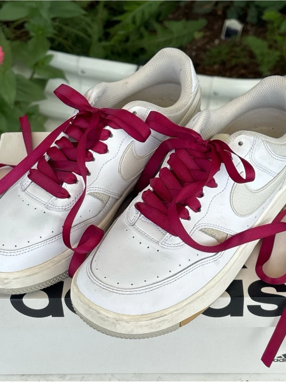 Nike White Women's Sneakers with Fuchsia Satin Laces